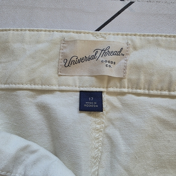 Women's High-Rise Utility Capri Pants - Universal Thread Cream, Size 17. - Picture 6 of 6